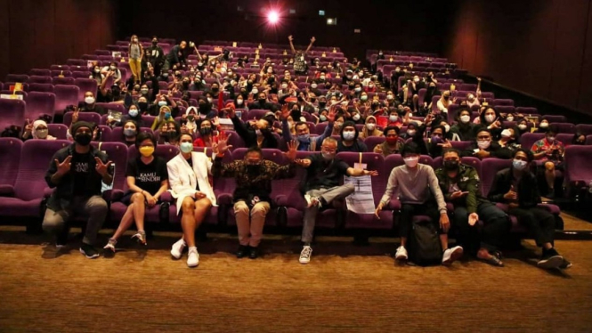 World Premiere Kamu Tidak Sendiri
