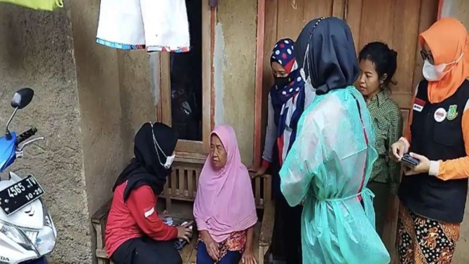 BIN melakukan vaksinasi secara door to door di Jawa Barat