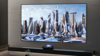Canggihnya TV 100 Inci Berteknologi Laser