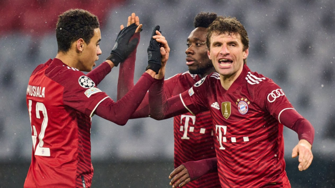 Pemain Bayern Munich merayakan gol