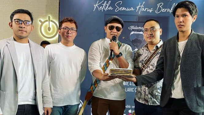 Band Kalamaya