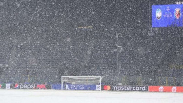 Hujan salju jelang duel Atalanta vs Villarreal.