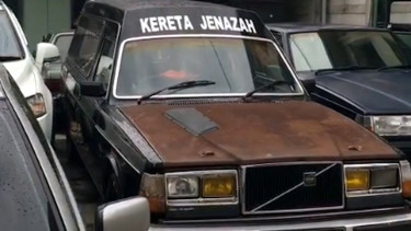 Mobil jenazah Volvo 244 DL.
