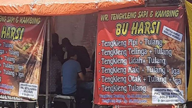 Warung Tengkleng Bu Harsi direbranding dengan memuat harga untuk per porsinya