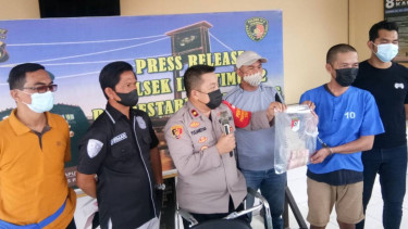 Polisi merilis pelaku penipuan yang mencatut nama Wakil Bupati Banyuasin.