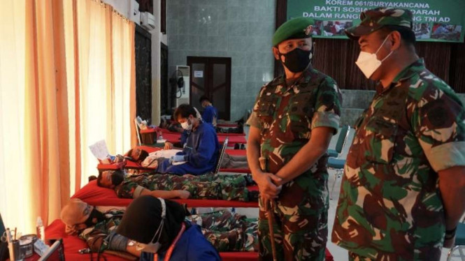 VIVA Militer: Danrem 061/SK tinjau aksi donor darah Peringati Hari Juang TNI AD