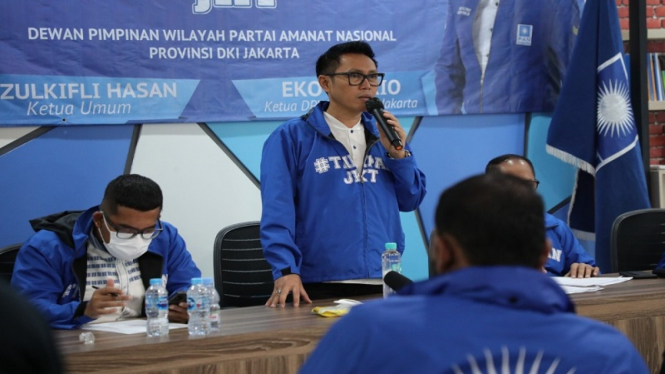 Eko Hendro Purnomo atau Eko Patrio.