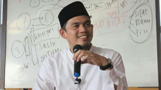 Tegas, Buya Arrazy Tegur Seorang Habib yang Ajarkan Sholawat untuk Minta Dunia