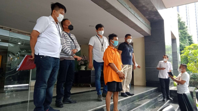Polisi tangkap tersangka pembunuhan seorang tuna wicara.