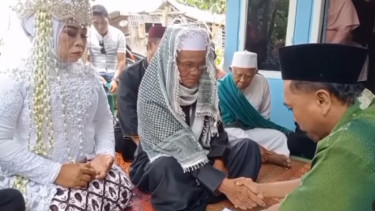 Viral Pengantin Kakek-kakek Ucap Ijab Kabul Bikin Kaget
