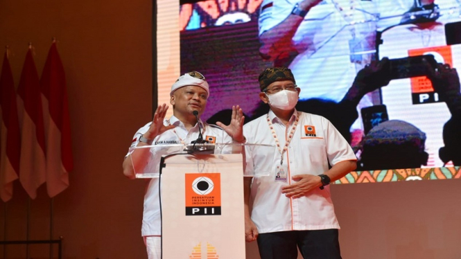 Danis Hidayat Sumadilaga dan Ilham Habibie