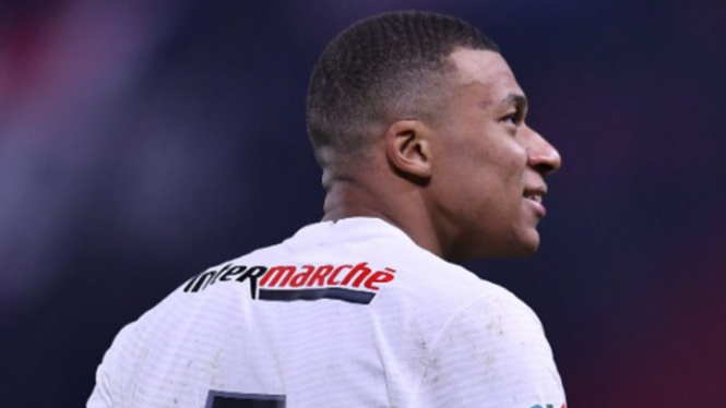 Stiker Paris Saint-Germain (PSG) Kylian Mbappe