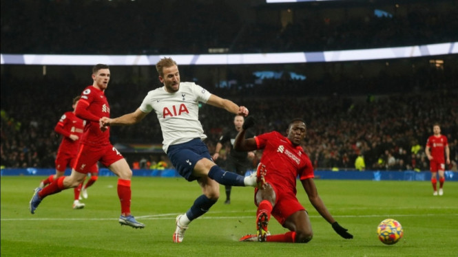 Pertandingan Tottenham Hotspur vs Liverpool. 
