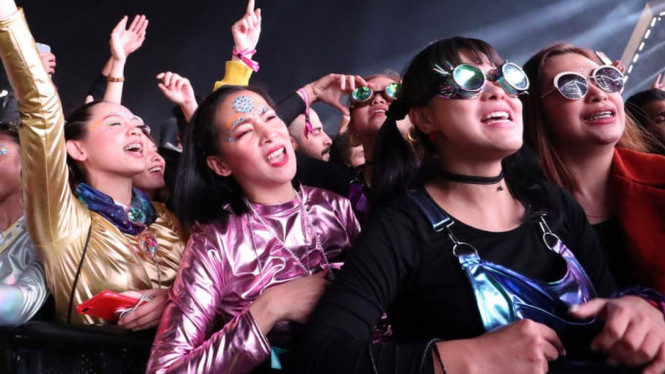Lebih dari 700,000 penonton datang ke festival musik Soundstorm yang diselenggarakan MDLBeast di Riyadh. BBC Indonesia