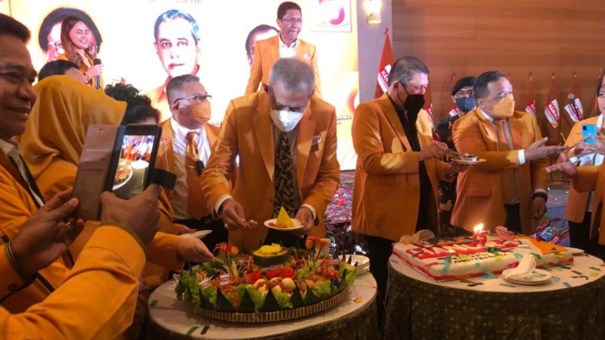 Elite politikus Hanura peringati HUT partai ke 15. 