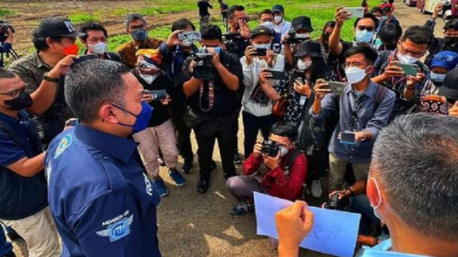 Ketua Pelaksana Formula E, Ahmad Sahroni meninjau Ancol bakal lokasi balap