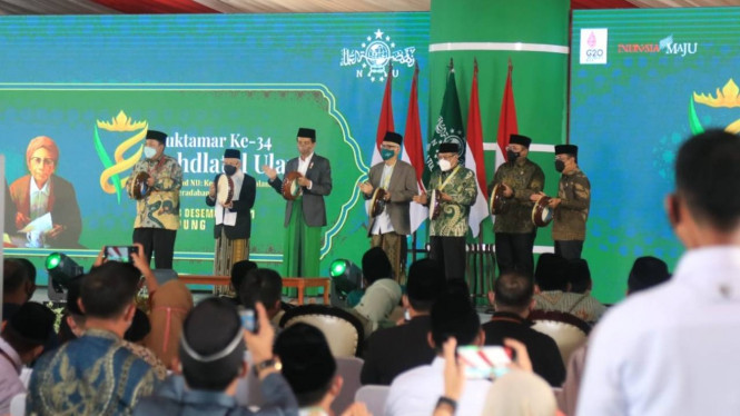 Presiden Jokowi buka Muktamar NU ke-34 di Lampung.