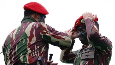 VIVA Militer: Kepala Staf TNI Angkatan Darat (kanan) bersama Danjen Kopassus