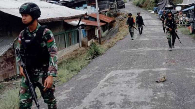 VIVA Militer: Anggota Koramil 1705-08/Sugapa dan Satgas Apter di wilayah Sugapa