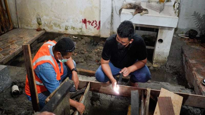 Wali Kota Medan, Bobby Nasution dini hari meninjau pekerjaan drainase