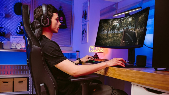 Monitor game layar lengkung MSI ARTYMIS 1000R Perfect Curved Screen.