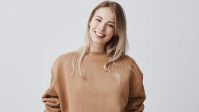 Ilustrasi wanita/sweater.