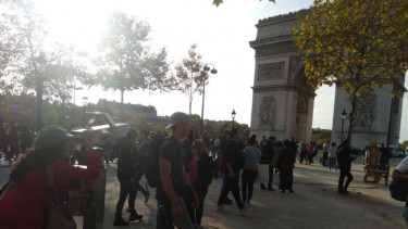L'Arc de Triomphe di Paris, Prancis