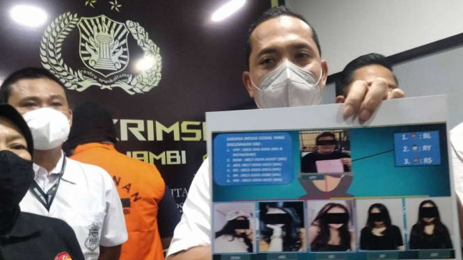 Polisi merilis prostitusi online dengan menjajakan mahasiswi.