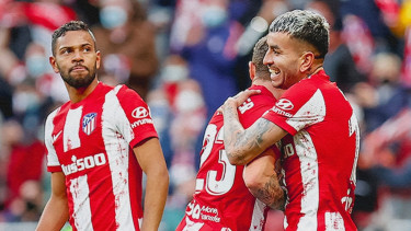 Pemain Atletico Madrid merayakan gol