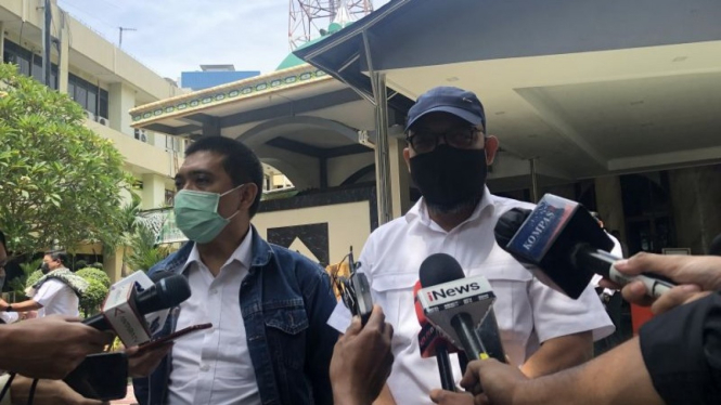 Novel Baswedan bersama  Yudi Purnomo