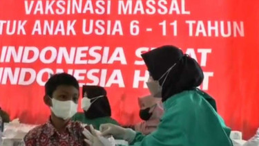 Vaksinasi untuk anak 6-11 tahun di Kendal, Jateng.