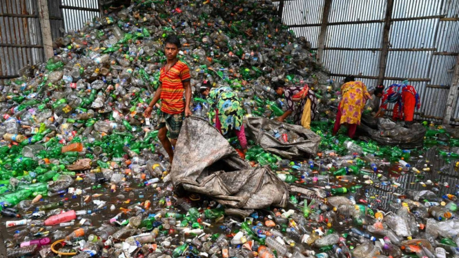 Ilustrasi Sampah Plastik