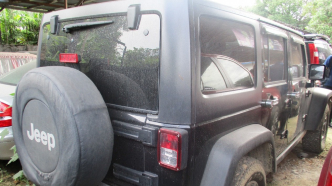 Lelang mobil Jeep Wrangler Rubicon.