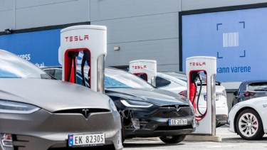 Mobil Tesla.