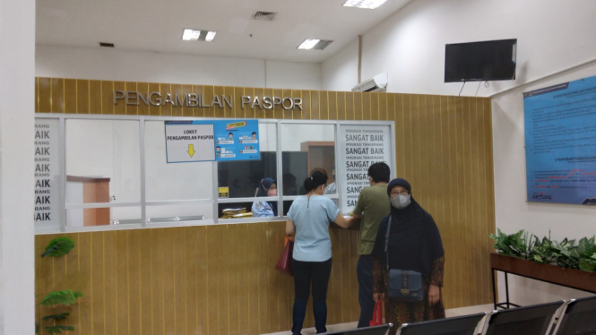 Pengurusan paspor di Kantor Imigrasi Kelas I Non TPI Tangerang.