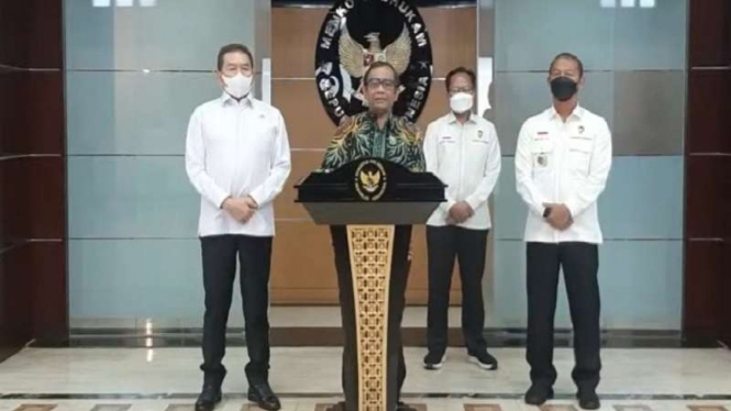 Menko Polhukam Mahfud MD saat jumpa pers di kantornya