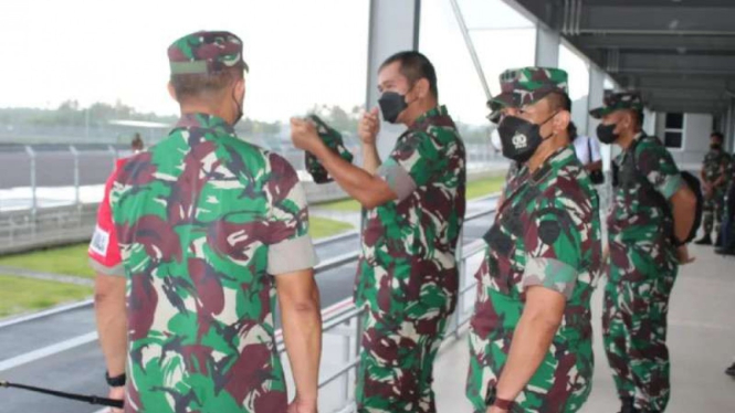 VIVA Militer: Pangdam Udayana kawal Jokowi tinjau Sirkuit Mandalika