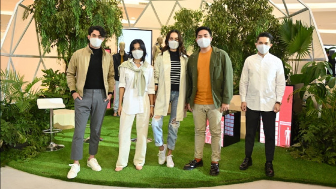 Koleksi 2022 Spring/Summer Uniqlo.