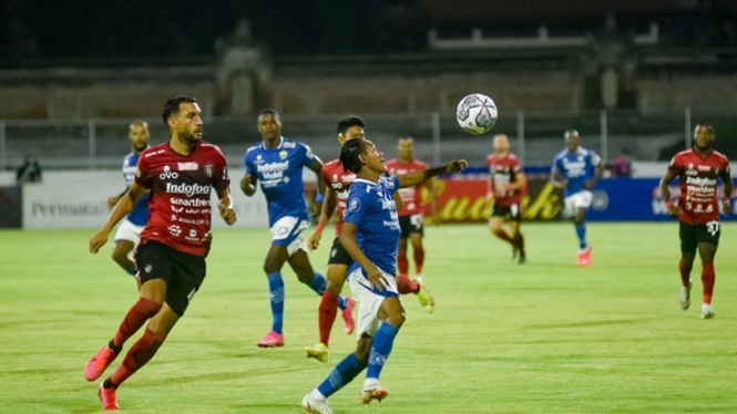 Pertandingan Persib vs Bali United