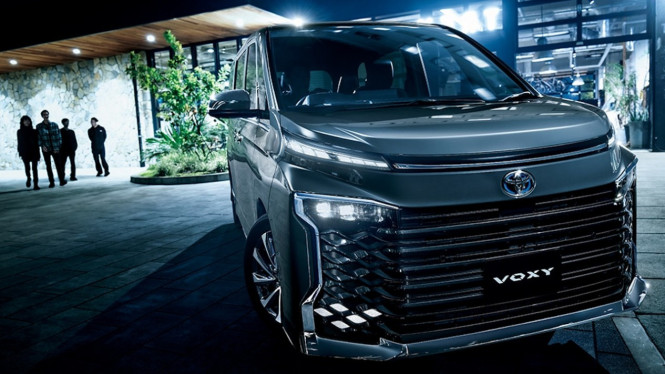 Toyota Voxy 2022