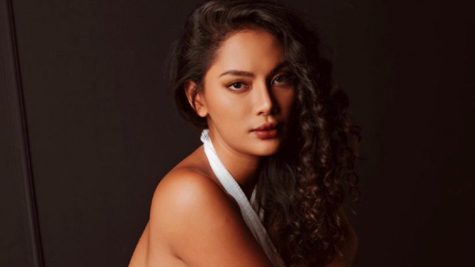 Erika Carlina.