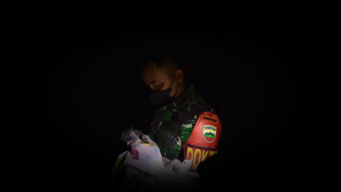 VIVA Militer: Lettu Ckm dr Bintang dari Yonif 123/Rajawali.