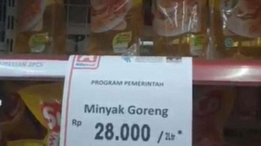 Minyak goreng Rp28 ribu per 2 liter.