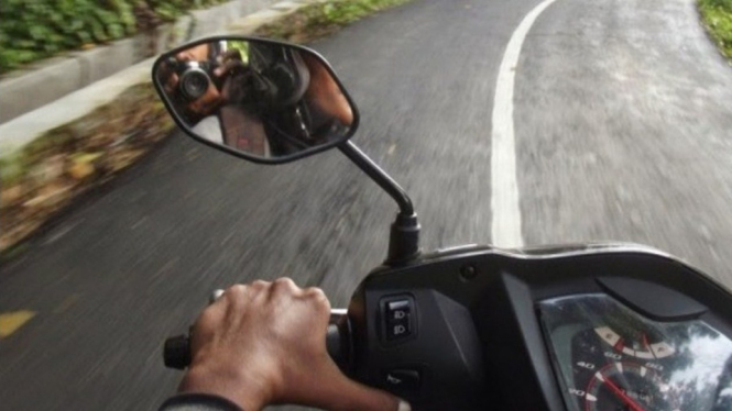 Ilustrasi Tuas Rem di Motor Matik.