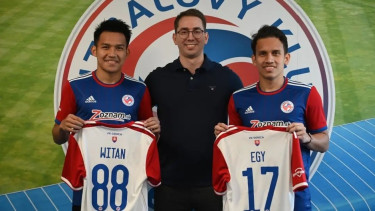 Egy Maulana Vikri dan Witan Sulaeman bersama David Balda