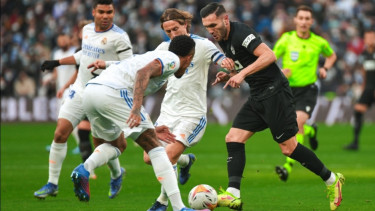 Pertandingan Real Madrid vs Elche. 