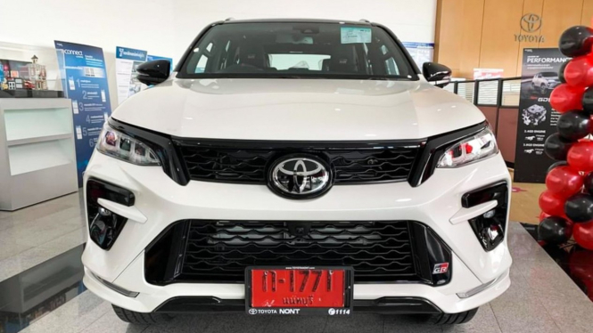 Toyota Fortuner GR Sport edisi Thailand.
