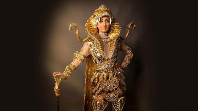 Karya nyentrik desainer Indonesia menang di Mrs World 2022