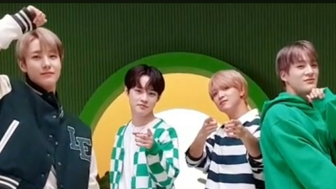 Grup musik NCT cover dance lagu campursari