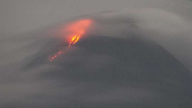 Kondisi Gunung Merapi terlihat dari Pakem, Sleman, DI Yogyakarta.